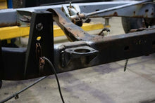 Load image into Gallery viewer, Rust Buster 88-95 Toyota Pickups Middle Body Mount- (Right)