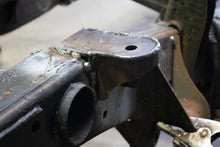 Load image into Gallery viewer, Rust Buster 11-18 Chevy Silverado 2500HD/3500HD Center Bed Mount - Left