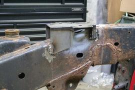 Rustbuster Front Bed Mount Right Side