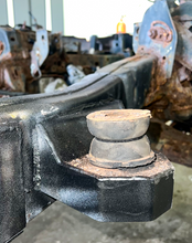 Load image into Gallery viewer, Rust Buster 2004-2012 Chevy Colorado &amp; GMC Canyon Front Cab Body Mount - Left