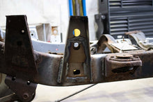 Load image into Gallery viewer, Rust Buster 88-95 Toyota Pickups Middle Raised Bed Mounts- (Right)