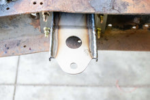Load image into Gallery viewer, Rustbuster Rear Cab Mount