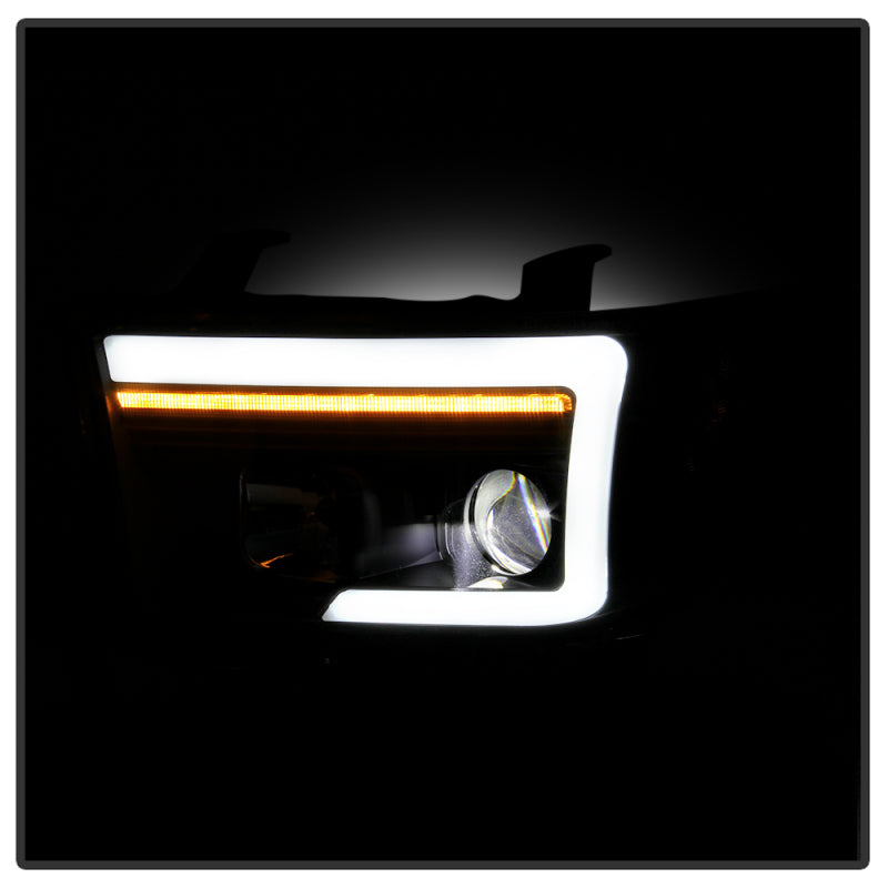 Spyder 07-09 Toyota Tundra Projector Headlights - Black (PRO-YD-TTU07V3PL-SEQ-BK)