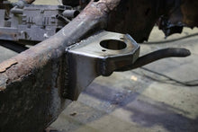 Load image into Gallery viewer, Rustbuster Front Cab Mount Right Side