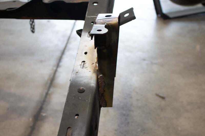 Rustbuster Front Bed Mount Left Side
