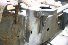 Load image into Gallery viewer, Rustbuster Rear Cab Mount