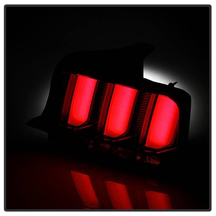 Spyder 05-09 Ford Mustang (Red Light Bar) LED Tail Lights - Black