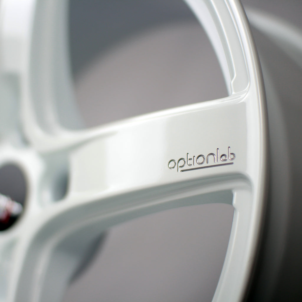 Option Lab Wheels R555 18x9.5 +38 5x114.3 Onyx White