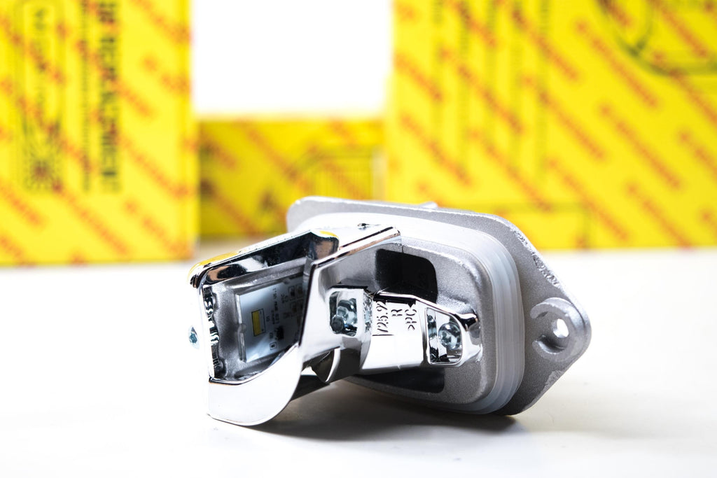 OE Replacement: BMW F02 (RH)